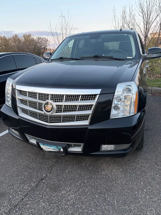 2013 Cadillac Escalade & EXT 3rd Gen - Image 2 of 13
