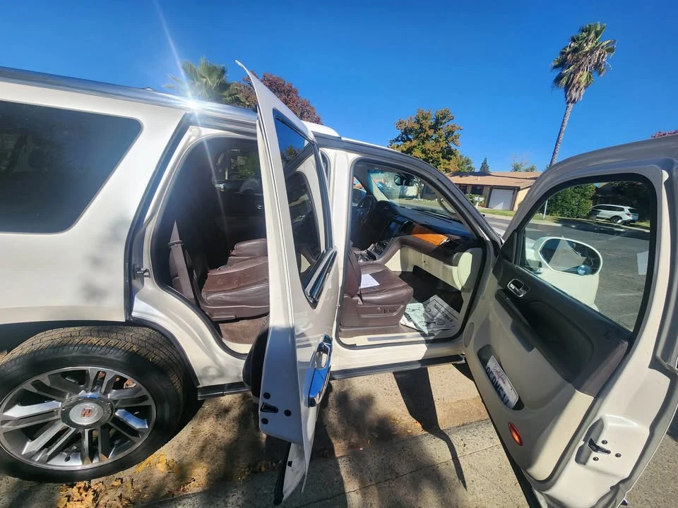 2013 Cadillac Escalade & EXT 3rd Gen - Image 2 of 3