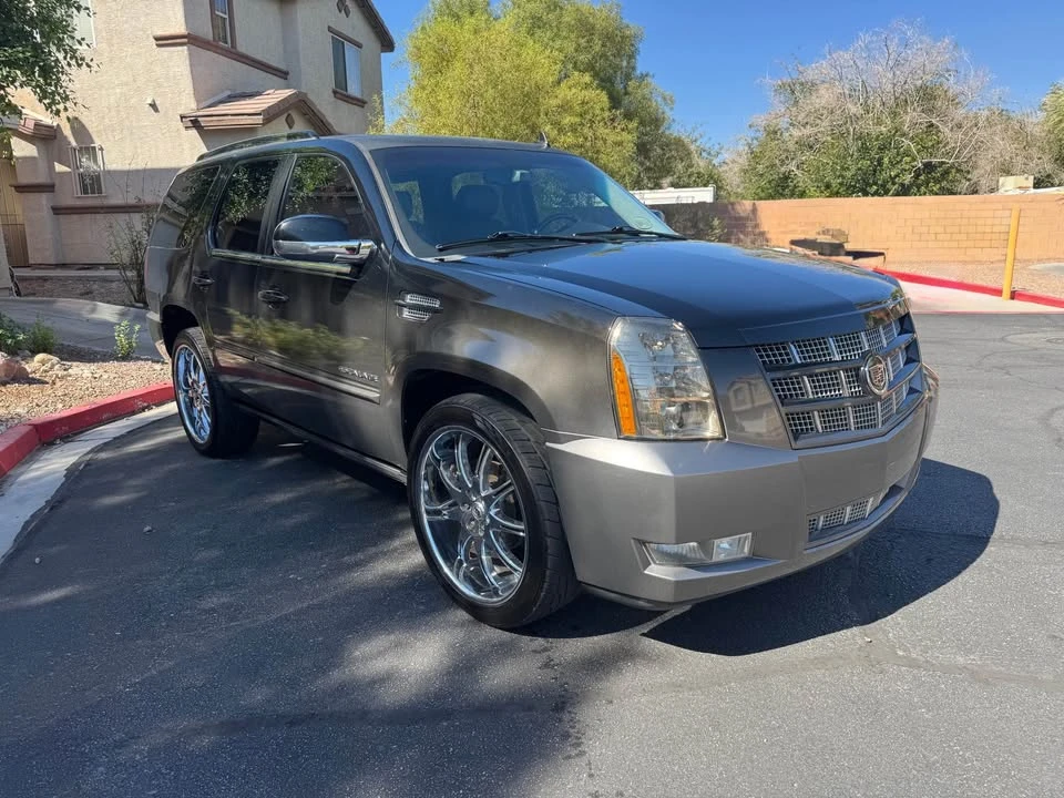 2013 Cadillac Escalade & EXT 3rd Gen - Image 3 of 18