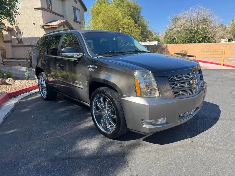 2013 Cadillac Escalade & EXT 3rd Gen - Image 3 of 19