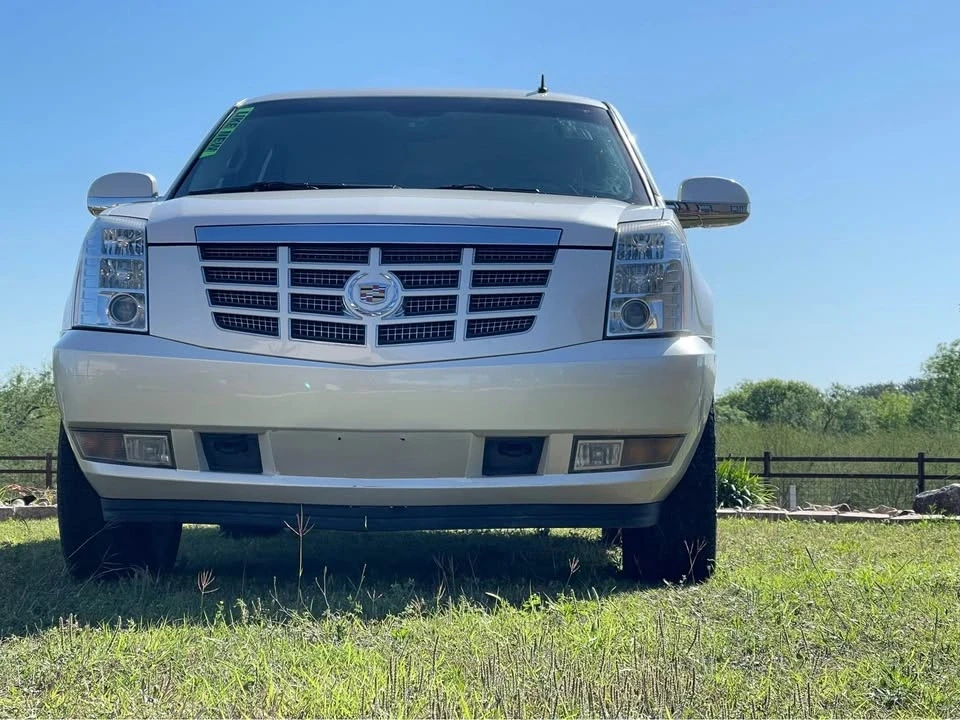 2013 Cadillac Escalade & EXT 3rd Gen - Image 3 of 16