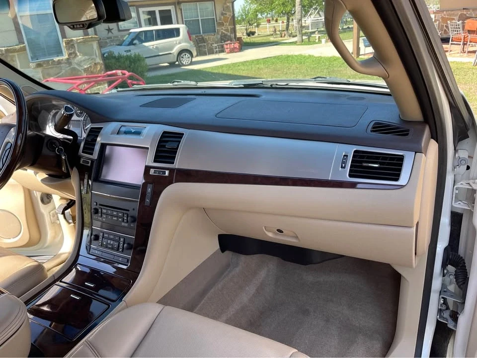 2013 Cadillac Escalade & EXT 3rd Gen - Image 12 of 16