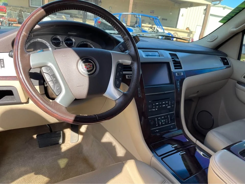2013 Cadillac Escalade & EXT 3rd Gen - Image 10 of 16