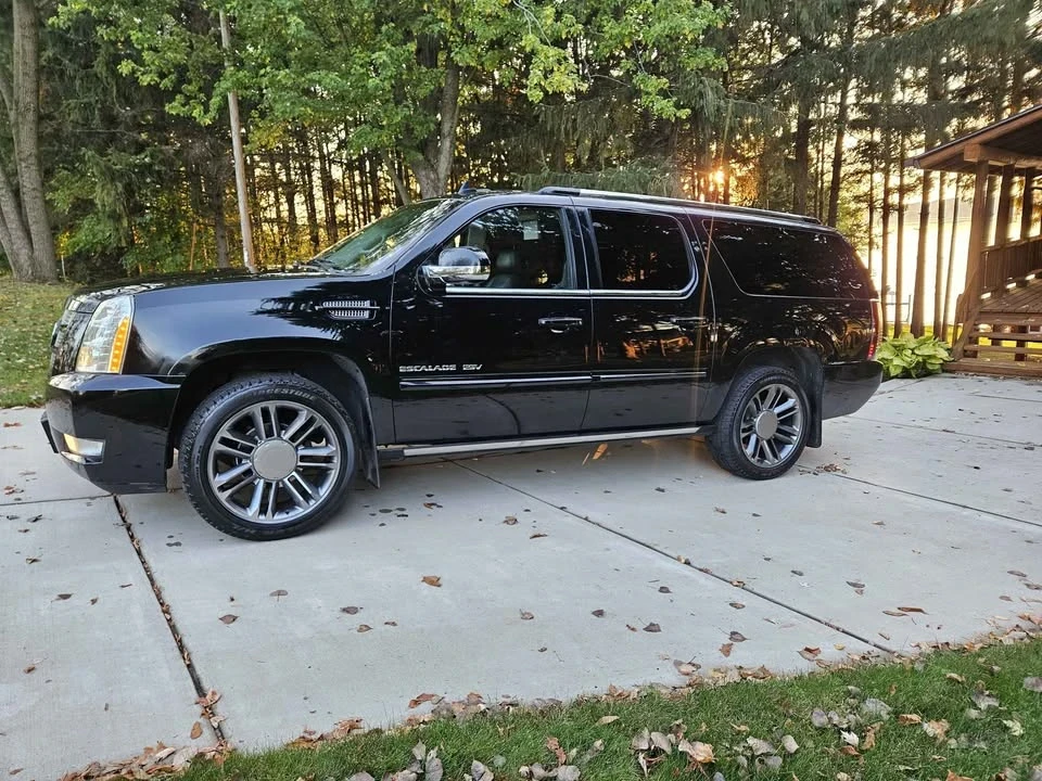 2013 Cadillac Escalade & EXT 3rd Gen - Image 3 of 18