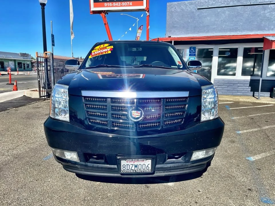 2013 Cadillac Escalade & EXT 3rd Gen - Image 2 of 20