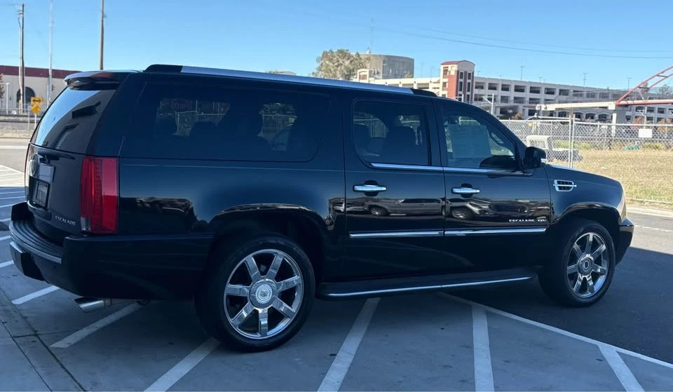 2013 Cadillac Escalade & EXT 3rd Gen - Image 2 of 10