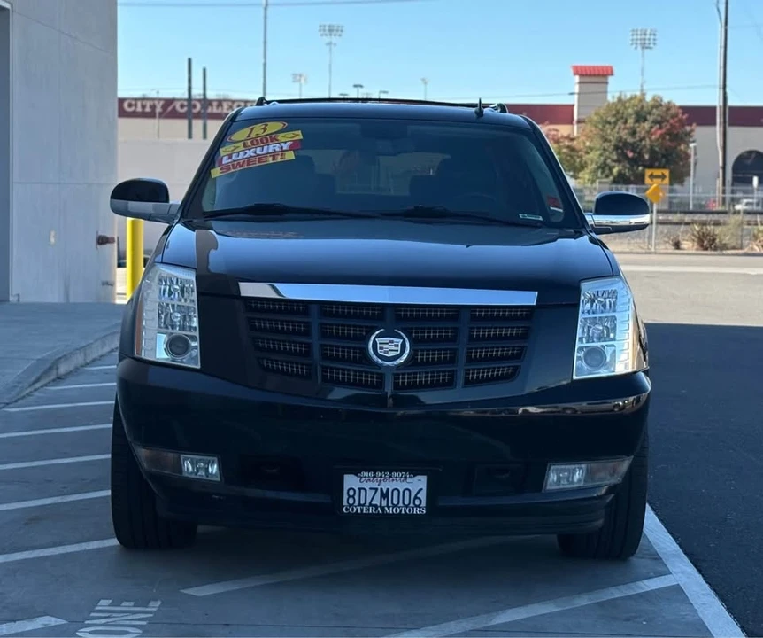 2013 Cadillac Escalade & EXT 3rd Gen - Image 2 of 8