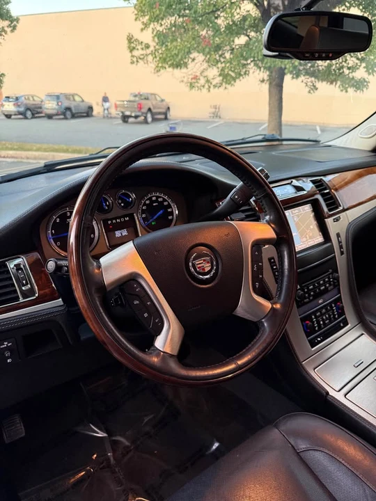 2013 Cadillac Escalade & EXT 3rd Gen - Image 9 of 16