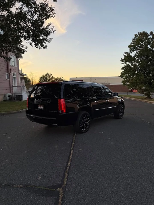 2013 Cadillac Escalade & EXT 3rd Gen - Image 4 of 16