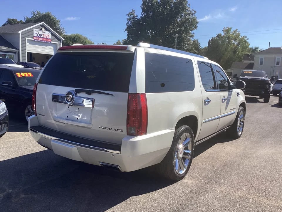 2013 Cadillac Escalade & EXT 3rd Gen - Image 3 of 9