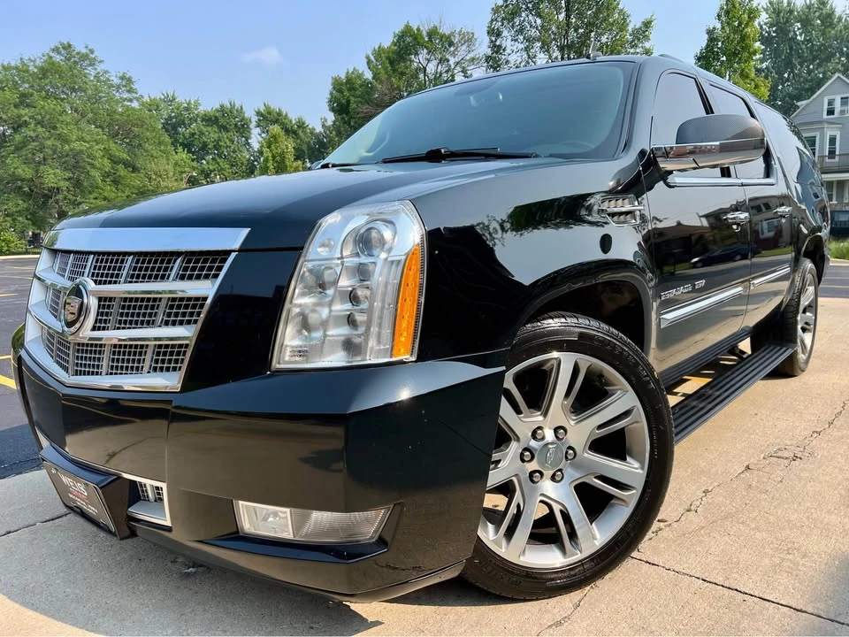 2013 Cadillac Escalade & EXT 3rd Gen - Image 2 of 20