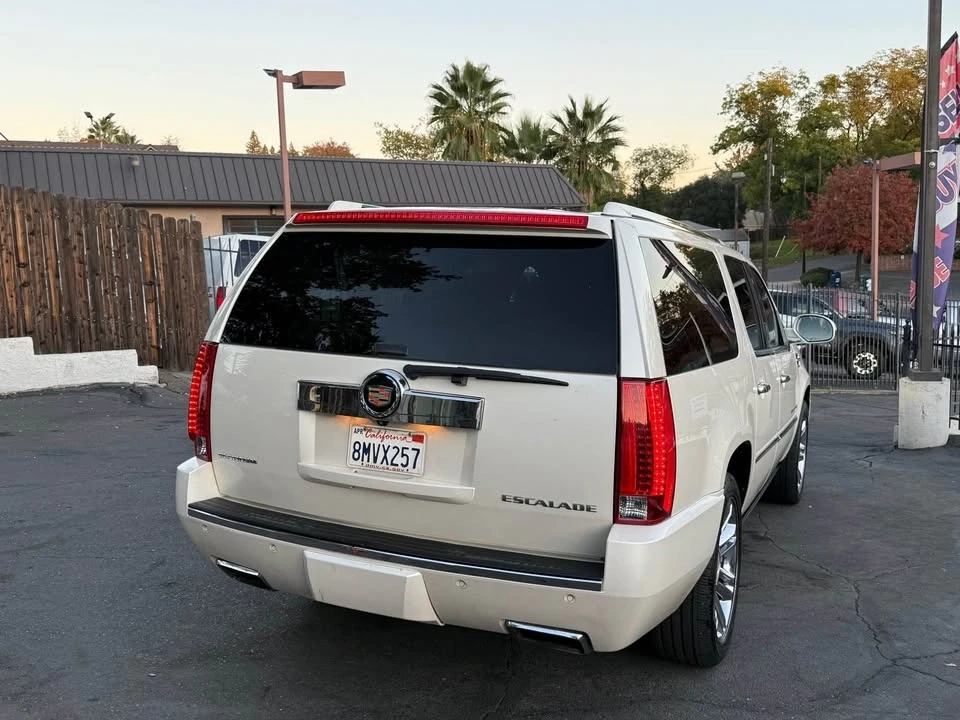 2013 Cadillac Escalade & EXT 3rd Gen - Image 5 of 17