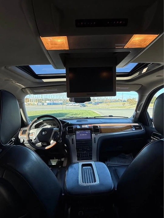 2013 Cadillac Escalade & EXT 3rd Gen - Image 9 of 12