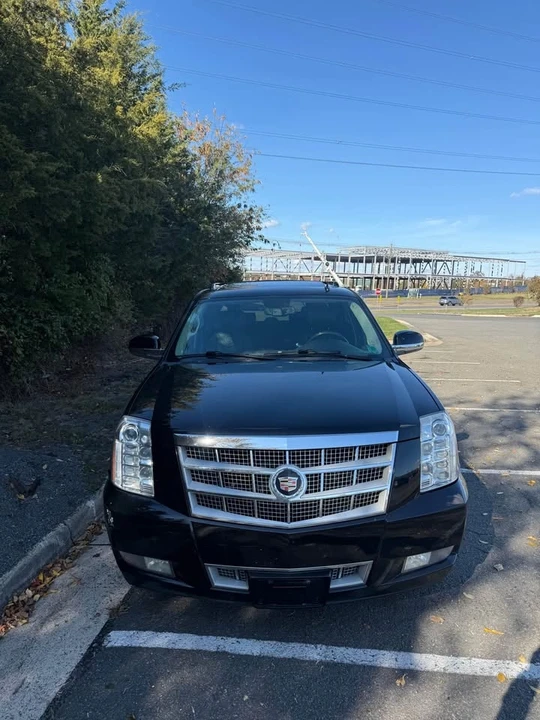 2013 Cadillac Escalade & EXT 3rd Gen - Image 4 of 12