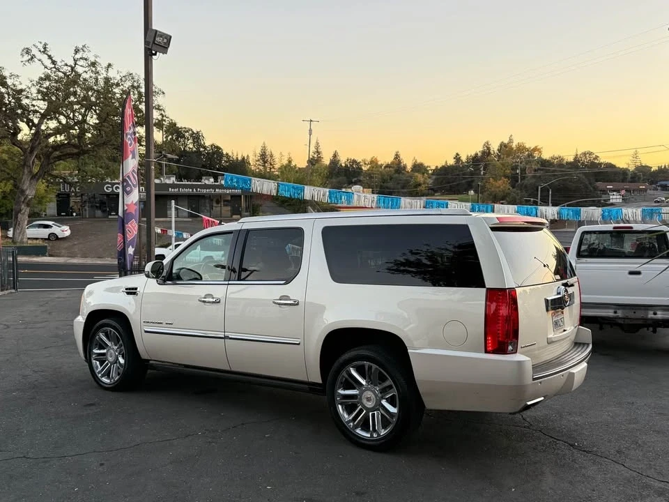 2013 Cadillac Escalade & EXT 3rd Gen - Image 3 of 17