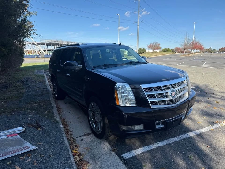 2013 Cadillac Escalade & EXT 3rd Gen - Image 3 of 12