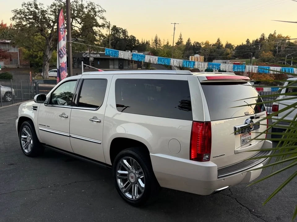 2013 Cadillac Escalade & EXT 3rd Gen - Image 4 of 17