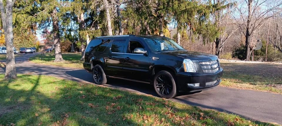 2013 Cadillac Escalade & EXT 3rd Gen - Image 3 of 13