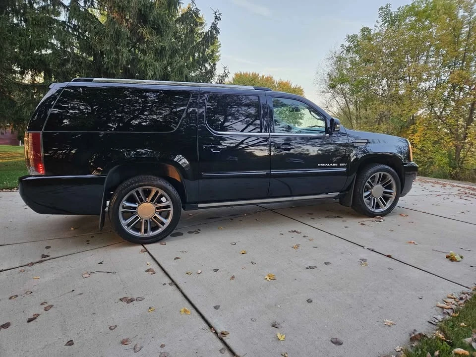 2013 Cadillac Escalade & EXT 3rd Gen - Image 3 of 19
