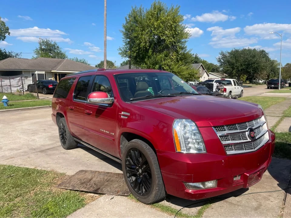 2013 Cadillac Escalade & EXT 3rd Gen - Image 4 of 12
