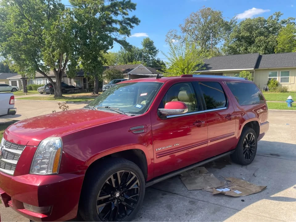2013 Cadillac Escalade & EXT 3rd Gen - Image 2 of 12