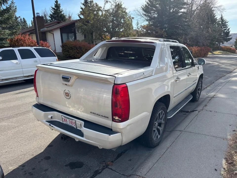 2013 Cadillac Escalade & EXT 3rd Gen - Image 4 of 12