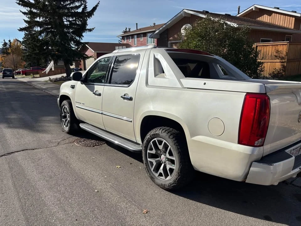 2013 Cadillac Escalade & EXT 3rd Gen - Image 3 of 12