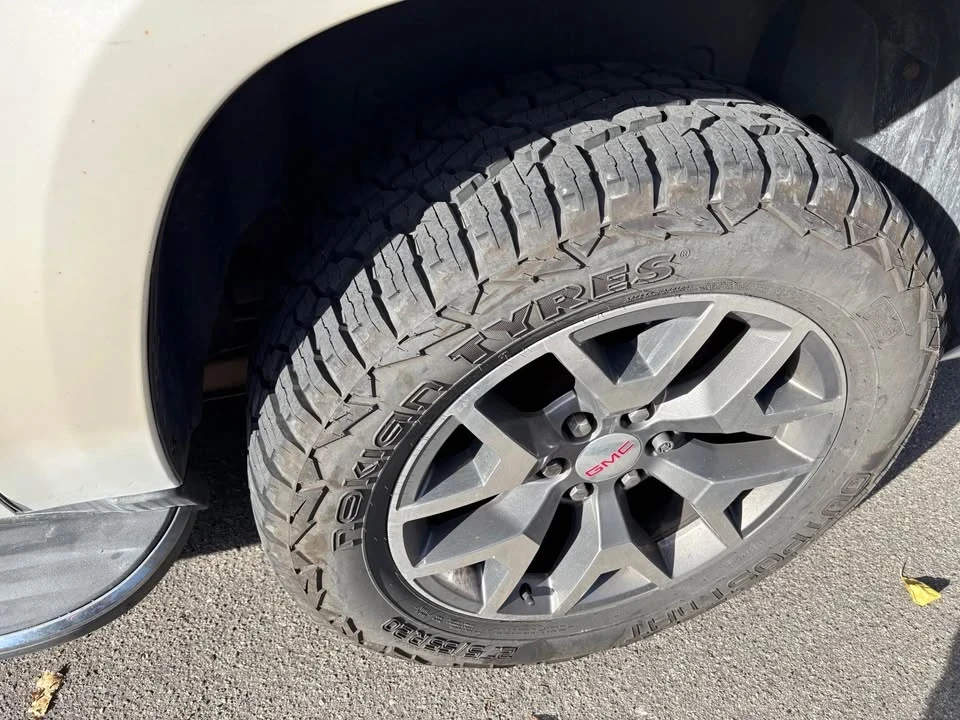2013 Cadillac Escalade & EXT 3rd Gen - Image 10 of 12
