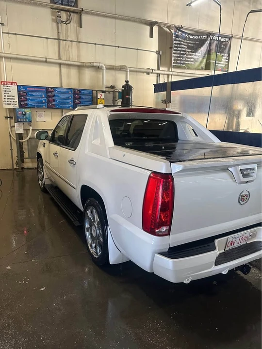 2013 Cadillac Escalade & EXT 3rd Gen - Image 2 of 17