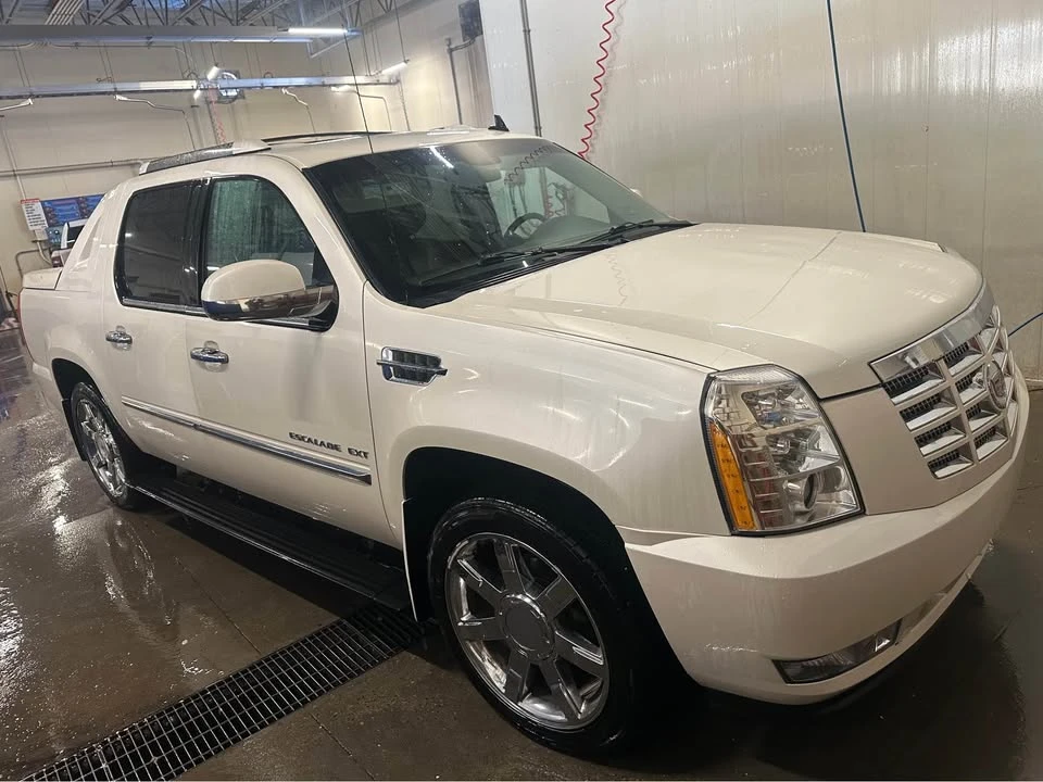 2013 Cadillac Escalade & EXT 3rd Gen - Image 3 of 17