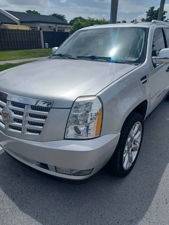 2013 Cadillac Escalade & EXT 3rd Gen - Image 4 of 7
