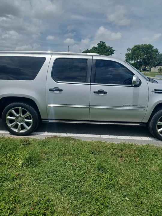 2013 Cadillac Escalade & EXT 3rd Gen - Image 2 of 7
