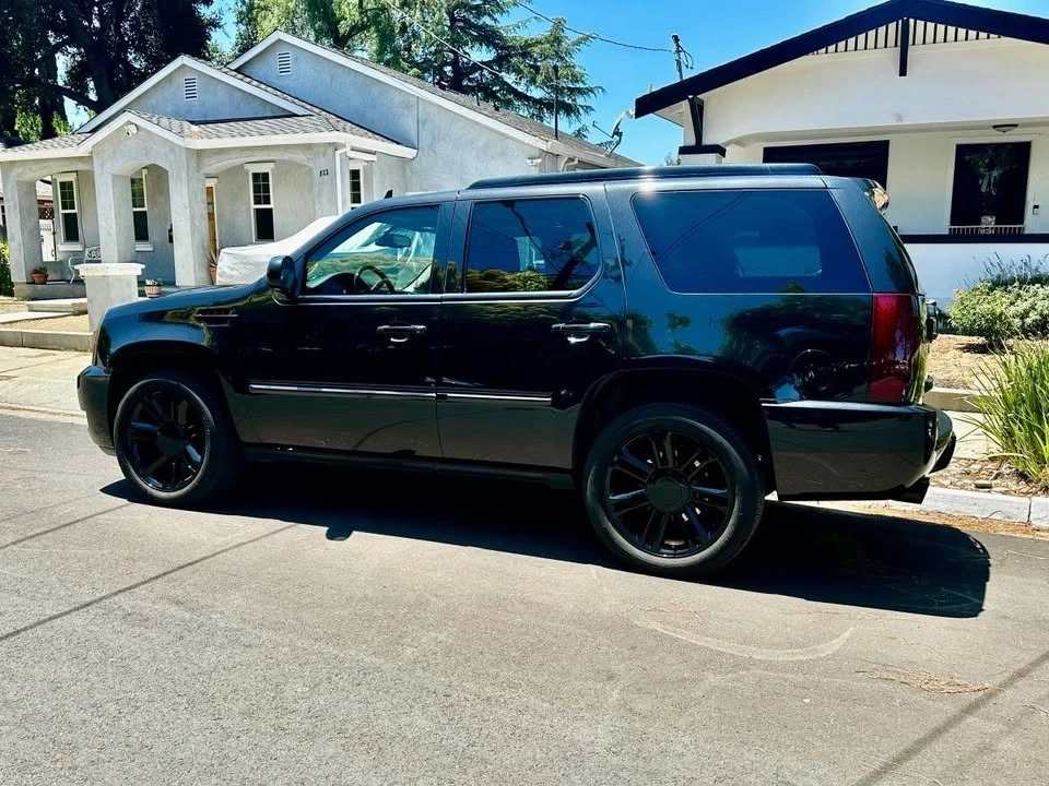 2013 Cadillac Escalade & EXT 3rd Gen - Image 2 of 7