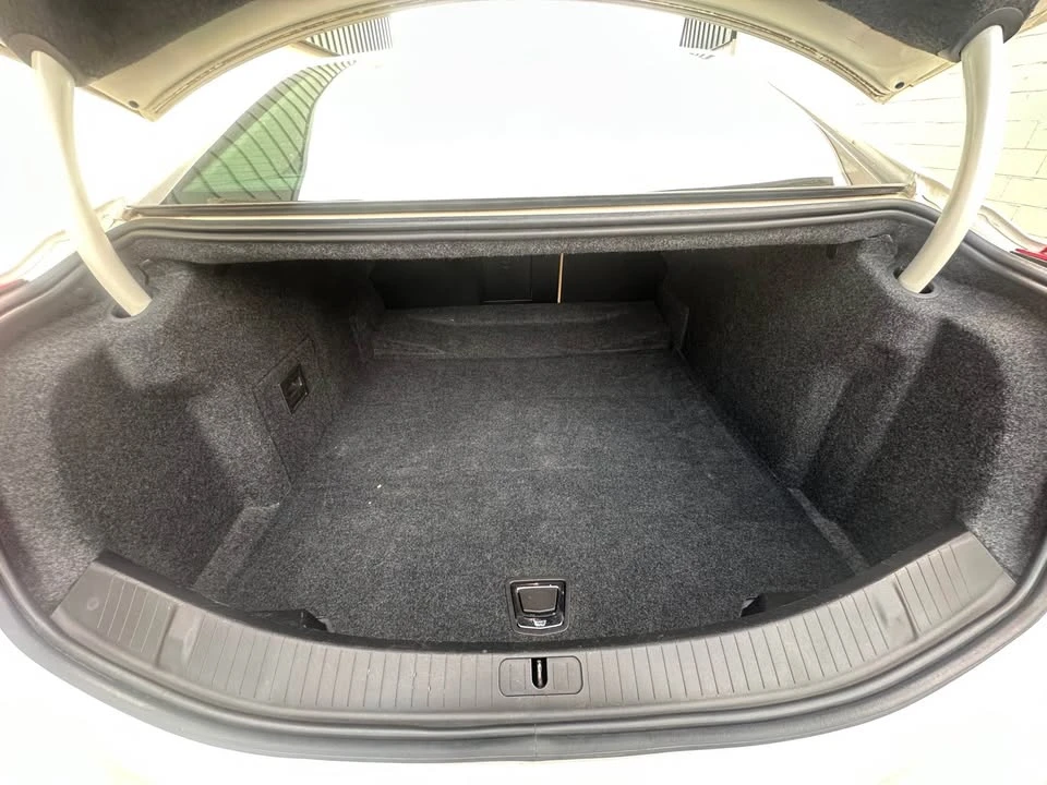2013 Cadillac XTS - Image 8 of 17