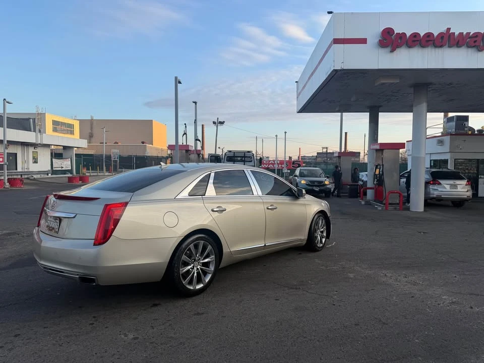 2013 Cadillac XTS - Image 2 of 9