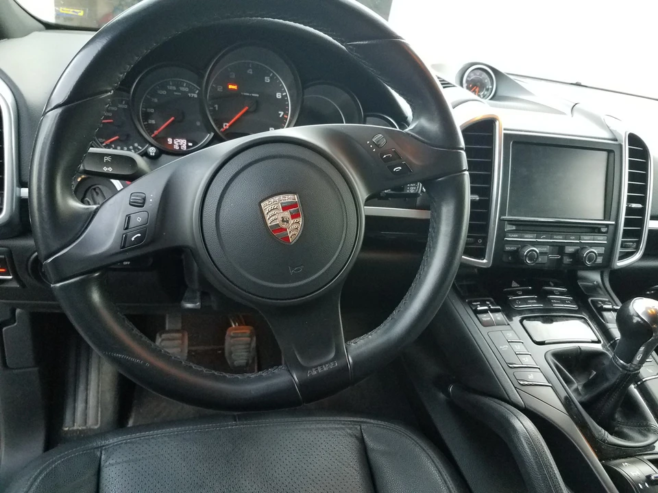 2013 Porsche 958 Cayenne - Image 9 of 17