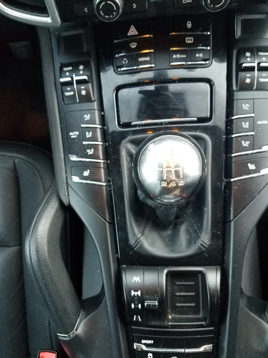 2013 Porsche 958 Cayenne - Image 7 of 17