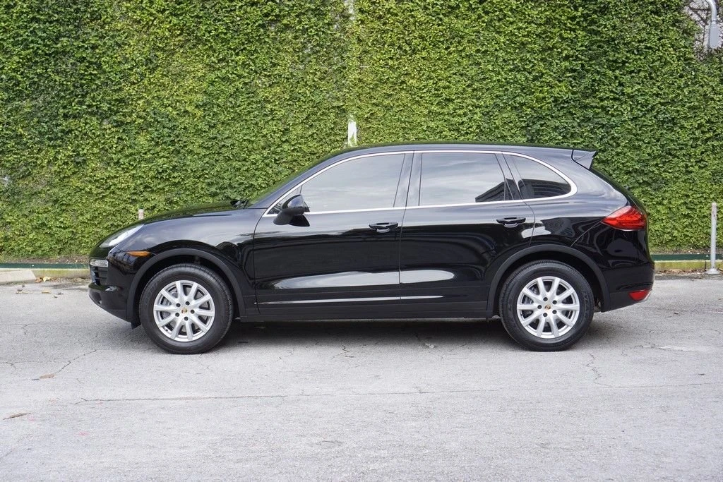 2013 Porsche 958 Cayenne - Image 2 of 16