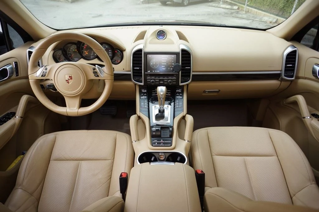 2013 Porsche 958 Cayenne - Image 8 of 16