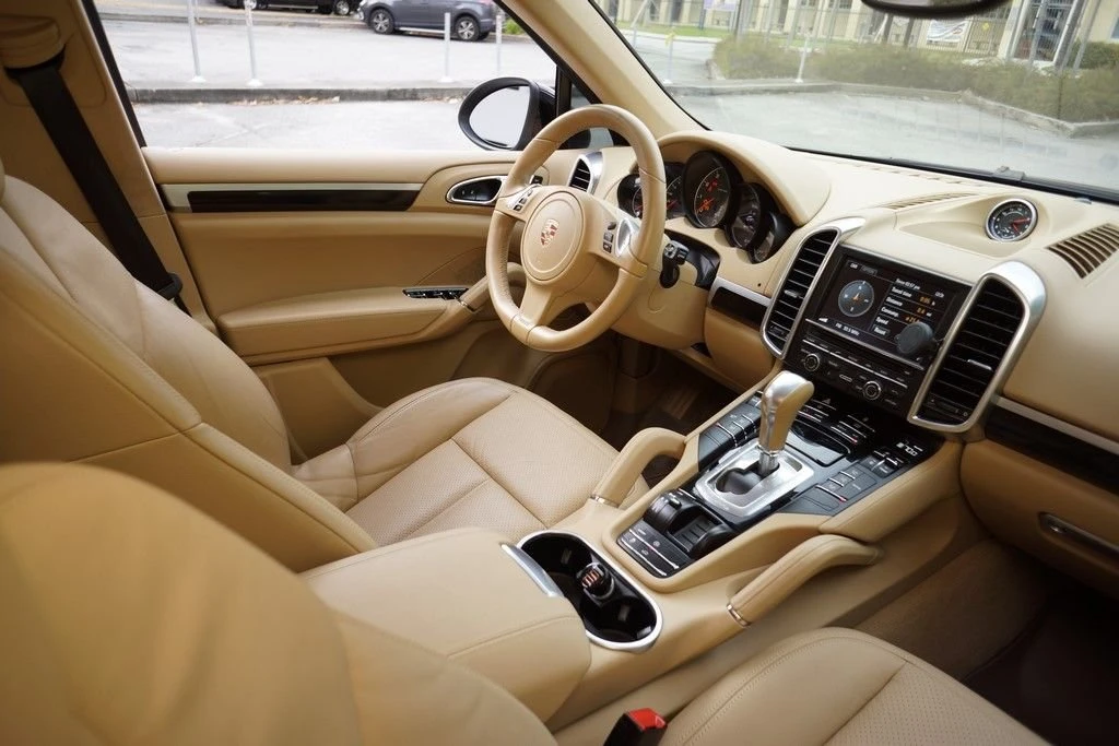 2013 Porsche 958 Cayenne - Image 9 of 16