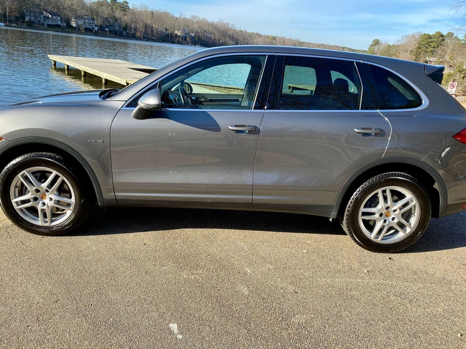 2013 Porsche 958 Cayenne Diesel - Image 2 of 15