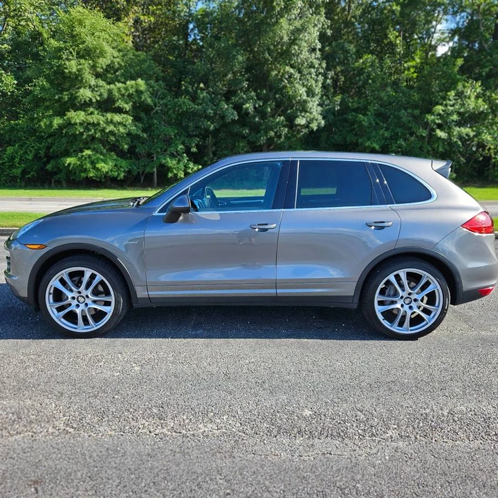 2013 Porsche 958 Cayenne Diesel - Image 2 of 13