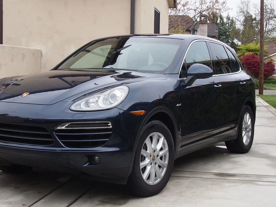 2013 Porsche 958 Cayenne Diesel - Image 2 of 7