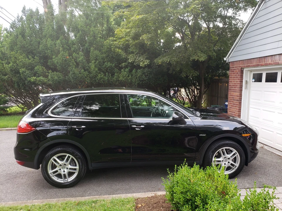 2013 Porsche 958 Cayenne Diesel - Image 2 of 25
