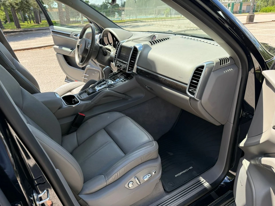 2013 Porsche 958 Cayenne Diesel - Image 12 of 30