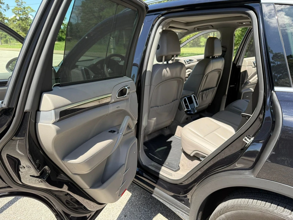 2013 Porsche 958 Cayenne Diesel - Image 18 of 30