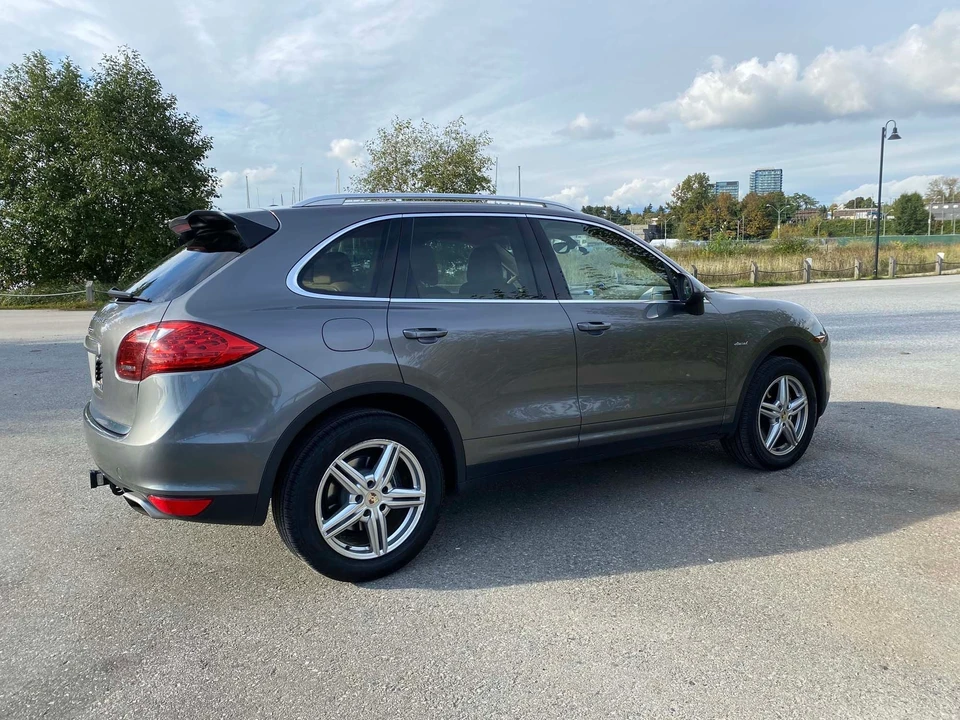 2013 Porsche 958 Cayenne Diesel - Image 4 of 10