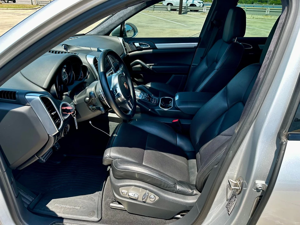 2013 Porsche 958 Cayenne GTS - Image 26 of 31