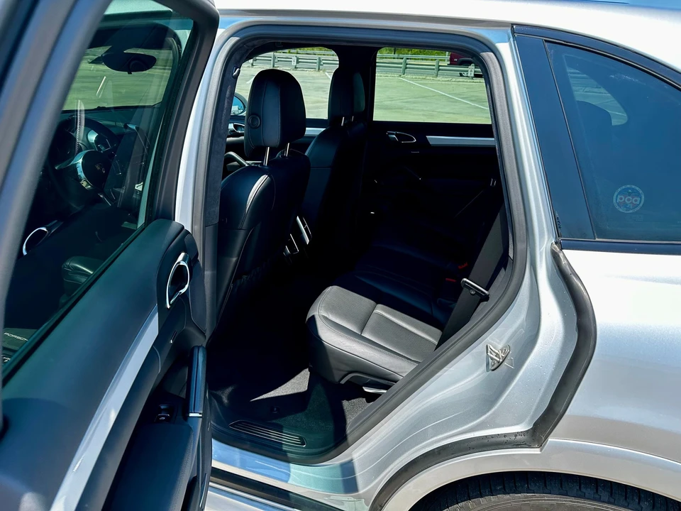 2013 Porsche 958 Cayenne GTS - Image 30 of 31