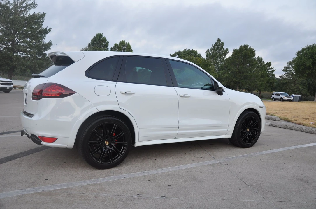2013 Porsche 958 Cayenne GTS - Image 2 of 31